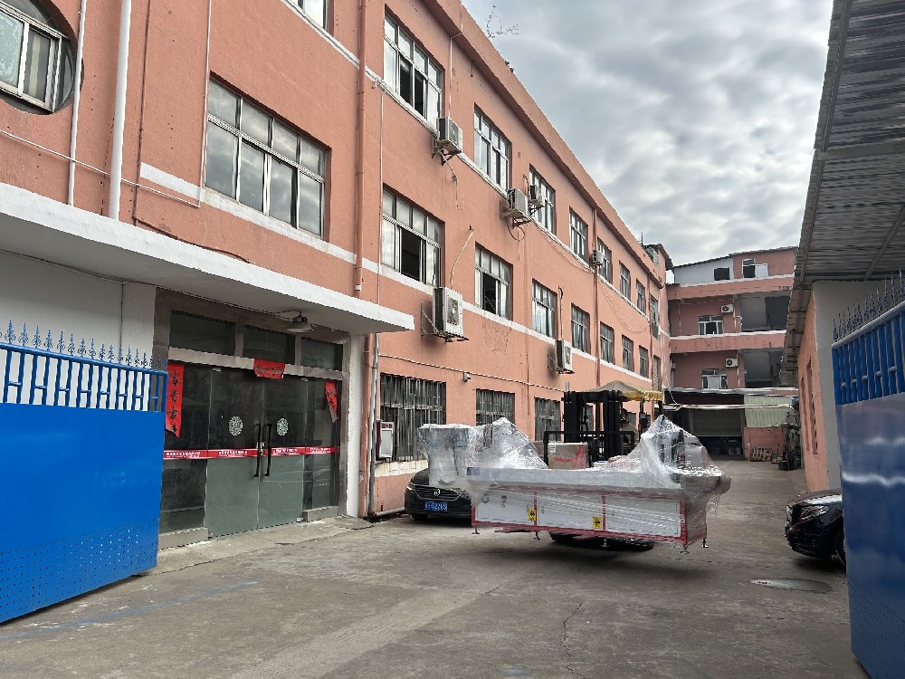 To clean the CNC drilling machine, master the following methods to easily extend the life of the mac