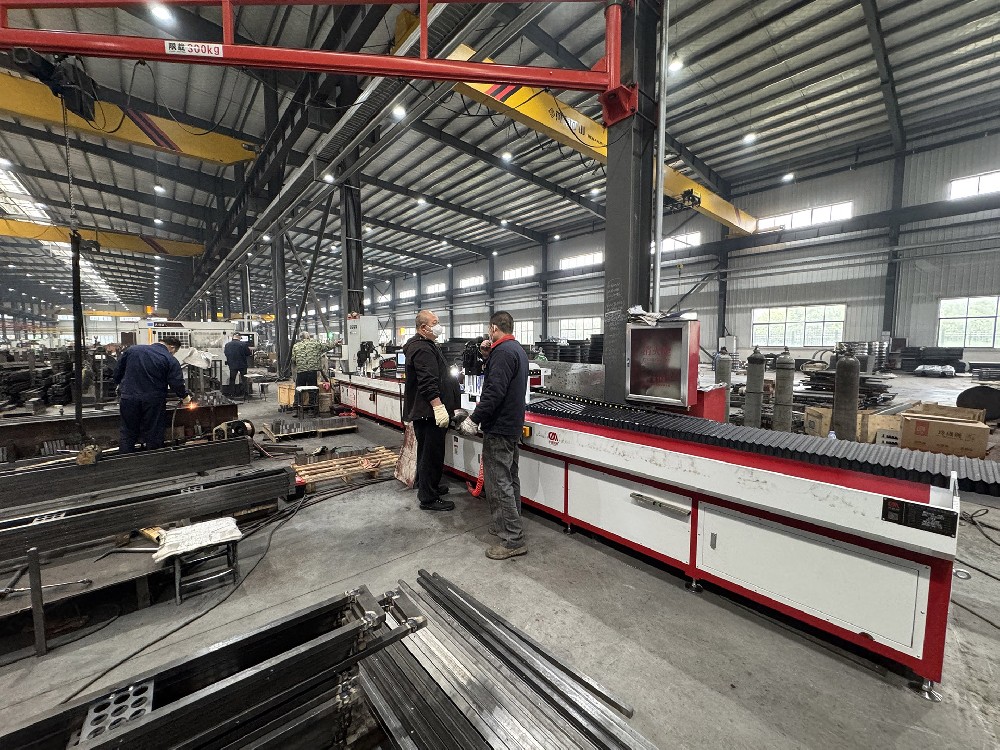 Understanding 3-Spindle CNC Machines | Drilling & Tapping Aluminum Parts for Beginners